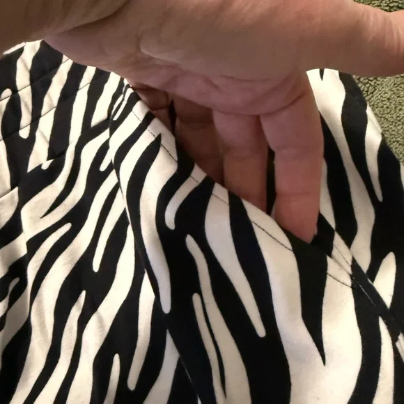 CAbi Black and White Animal Print Pants L - Picture 7 of 8